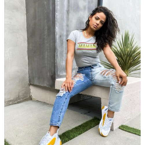Christina Milian et son t-shirt Maman. Made in France